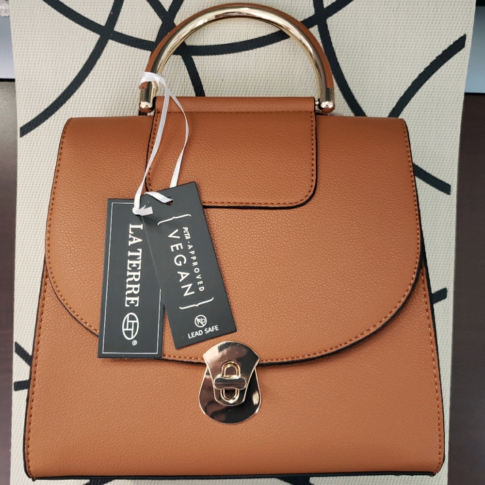 LightBrown Crossbody Flap Turnlock (Vegan Leather)